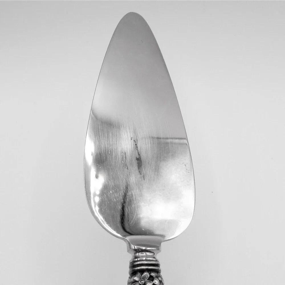 Vintage Stieff Rose Repousse Sterling Silver Handle Pie Cake Server w Box